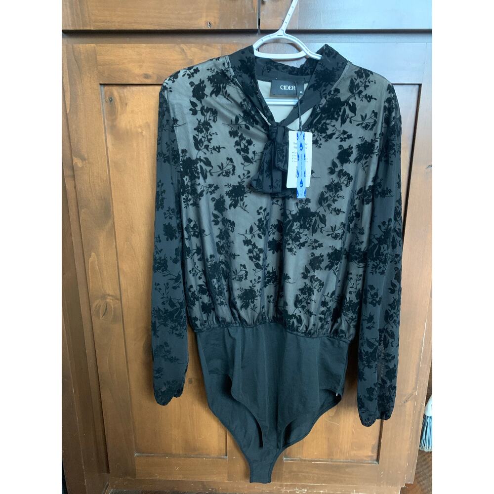 Cider Floral Mesh Long Sleeve Bodysuit Size XL Black NWT Tie Neck Burnout Floral